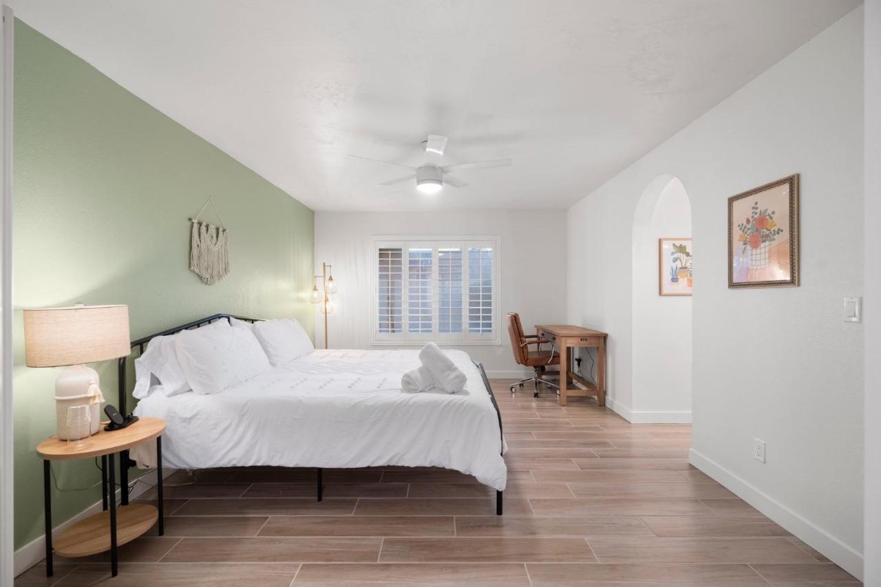 Large Pool With Diving Board, Remodeled 3Bdrm, Near State Farm Stdm And More! Peoria Exterior photo