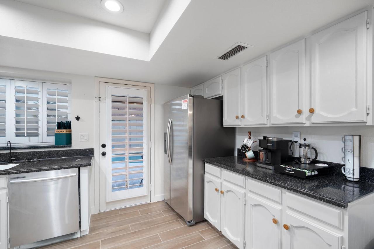 Large Pool With Diving Board, Remodeled 3Bdrm, Near State Farm Stdm And More! Peoria Exterior photo